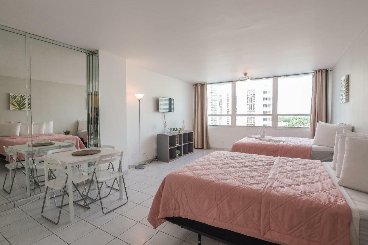 Castle Beach Suites By Vacation Media Miami Beach Dış mekan fotoğraf